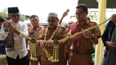 Wabup Banjar Meresmikan Gedung Madrasah Diniyah Al Fatih di Paramasan