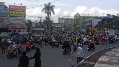 Ditlantas Polda Kalsel Perketat Penyekatan, Alihkan Roda Empat ke Kantong Parkir Alternatif