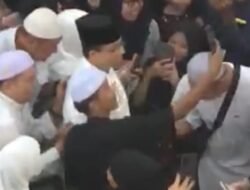 Anies Baswedan Hadiri Pengajian Rutin 5 Rajab 1447 Hijriah Sekumpul di Banjarbaru