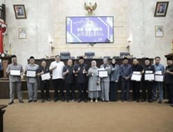 Tujuh Anggota DPRD Provinsi Kalsel Terima BK Award