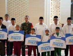 Apresiasi atas Dedikasi Mendidik Umat, Bupati Andi Rudi Latif Salurkan Insentif untuk Guru Ngaji, dan Guru Majelis Taklim