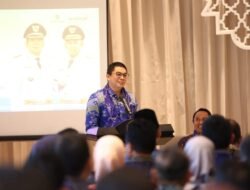 Bupati Andi Rudi Latif Anugerahkan Tanah Bumbu Inovatian Award 2025 dan Buka Bimtek Inovasi Daerah