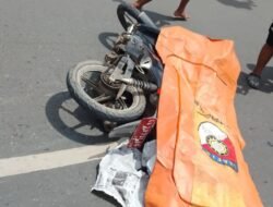 Pengendara Motor Tewas Tabrak Dump Truck