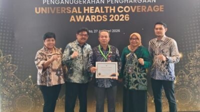 Gubernur Kalsel Terima UHC Awards Tahun 2026 Kategori Madya