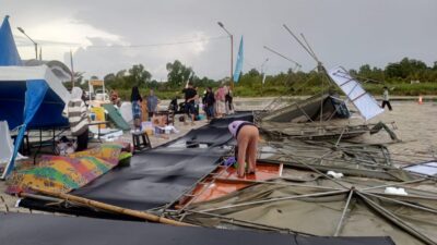 Angin Kencang Hantam Pasar Ramadan di Bawah Jembatan Barito, Pedagang Rugi dan Pengunjung Histeris