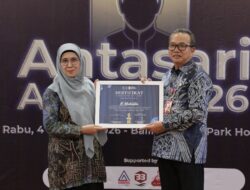 Muhidin Terima Antasari Award 2026; Gubernur Visioner dalam Pembangunan Berkelanjutan di Kalsel