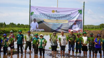 Pacu Produksi Beras, Kementan Tanam Padi Serentak di Lahan CSR Kabupaten Kapuas