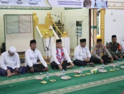 Safari Ramadan di Kelumpang Selatan, Pemkab Kotabaru Serahkan Berbagai Bantuan untuk Masyarakat
