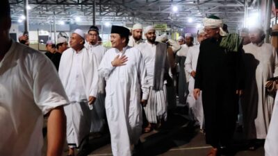 Bersama Ulama dan Jemaah, Wagub Kalsel Hadiri Haul Abah Guru Zuhdi