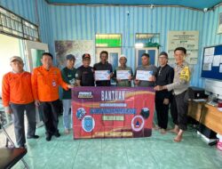 BPBD Kabupaten Banjar Salurkan Bantuan Dana Korban Angin Puting Beliung di Desa Melayu