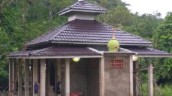 Warga Mualaf Pegunungan Meratus Dusun Aitih Loksado Bangun Musala