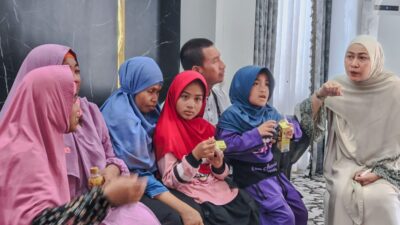Tanpa Ceremoni dan Open House, Lisa Halaby Rayakan Lebaran Bersama Penyandang Disabilitas