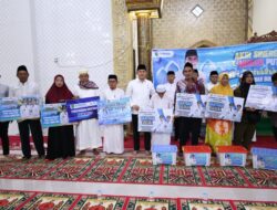 Bupati Tanah Bumbu Andi Rudi Latif Salurkan Bantuan Sosial dan Serukan Gerakan Indonesia ASRI