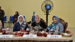 Lomba Busana Kebaya PGRI, Hj Tata dan Misnawati Jadi Juri