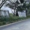 Tumpukan Besi Baliho di Lingkar Selatan Banjarmasin Dikeluhkan Warga, Ganggu Lalu Lintas dan Rusak Pemandangan