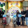 Bank Kalsel Serahkan Dua Unit Sepeda Listrik Hadiah Undian Kredit Multiguna
