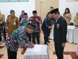 Bupati HSS Melantik Delapan Anggota BPD PAW