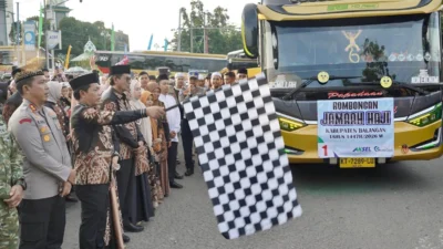 Bupati Balangan Abdul Hadi Lepas Keberangkatan 214 Calon Jemaah Haji Balangan