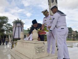 Jelang HUT Proklamasi 17 Mei, Pemkab HSS Ziarahi Makam Hassan Basry
