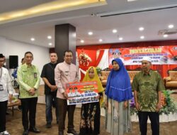 Bupati HSS Serahkan Bantuan Program Rumah Sejahtera 2026