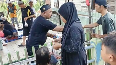 PT AM Bandarmasih Tebar Kepedulian, Warga Mantuil Nikmati Daging Kurban Iduladha