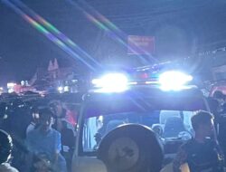 Warga Geger, Kobaran Api Melalap Toko di Komplek Arshila Residen