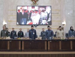 Rapat Paripurna DPRD Kalsel Pengambilan Keputusan Raperda Penanaman Modal dan Penyampaian Pertanggungjawaban APBD 2025