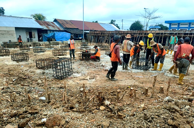 Pembangunan Sistem Penyediaan Air Minum (SPAM di Kecamatan Sungai Tabuk, Kabupaten Banjar, untuk melayani 100 liter perdetik.
