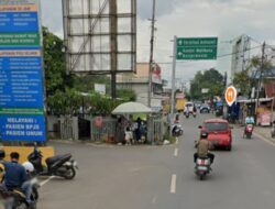 Pagar Warung Makan Diduga Menjorok ke Bahu Jalan, Akses IGD RS Sultan Suriansyah Banjarmasin Dikeluhkan Warga