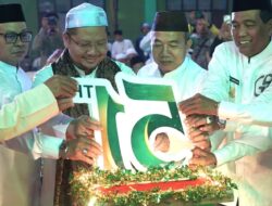 Milad ke-51 MUI Kalsel, Bupati HSS Terima Penghargaan