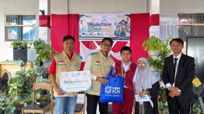 Maknai Muharram, YBM PLN Berbagi Kado Kebahagiaan untuk Anak Berkebutuhan Khusus di Kuala Kapuas