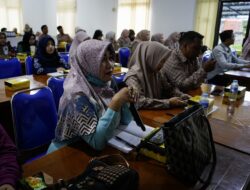 Bank Kalsel Bersama Darpusda Kota Banjarbaru Bekali ASN dengan Service Excellent