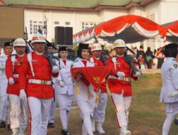 Upacara Penurunan Sang Merah Putih di Balangan, Fitri Bangga Jadi Pembawa Baki