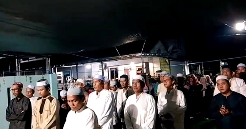 Warga memperingati Maulid Nabi Muhammad Saw