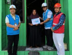 Semarak Hari Pelanggan Nasional, PLN UP3 Pangkalan Bun Nyalakan Listrik Gratis bagi 10 Pelanggan