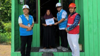 Semarak Hari Pelanggan Nasional, PLN UP3 Pangkalan Bun Nyalakan Listrik Gratis bagi 10 Pelanggan