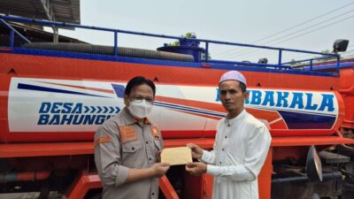 Firman Yusi Bagikan 1.500 Masker dan Bantu Operasional Tiga UPBS di Kabupaten Tabalong