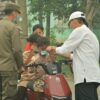 Wabup HSS Bagikan Masker ke Masyarakat, Lindungi dari Dampak Kabut Asap