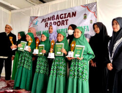 Suasana Bahagia dan Haru Warnai Pembagian Raport Santri Rumah Qur’an Nurul Mustafa di Desa Bincau Muara