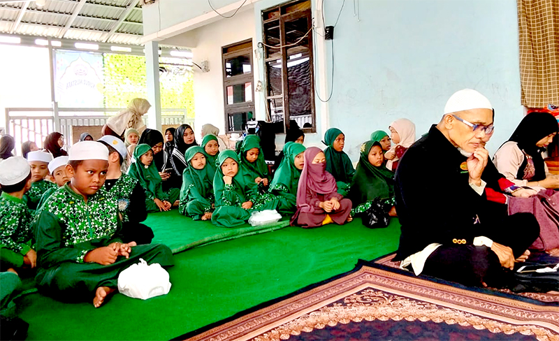 Suasana pembagian raport di Rumah Quran Nurul Mustafa Bincau Muara.
